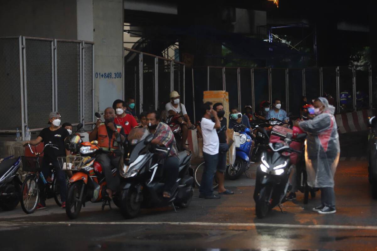 ม็อบแยกดินแดง 1 ก.ย. จุดไม่ติดโดนฝนถล่มหนัก
