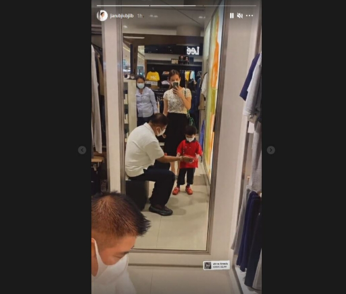 ยังแฮปปี้ !  “ธรรมนัส” ”พาลูก-เมีย ช้อปปิ้ง หลังถูกปลดพ้น รมช.เกษตรฯ