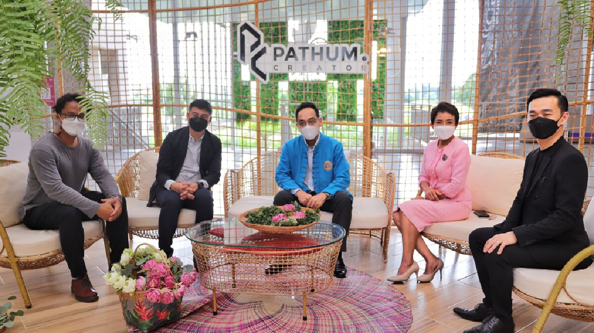 พาณิชย์ปทุมฯ จัดแสดงผลิตภัณฑ์นวัตกรรมต้นแบบ