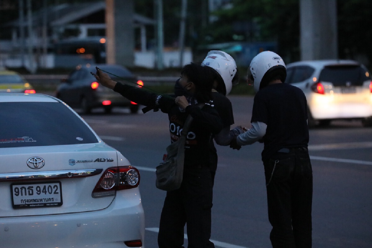 ดราม่าไม่จบ! ประกาศยึดเพจทะลุแก๊ซ