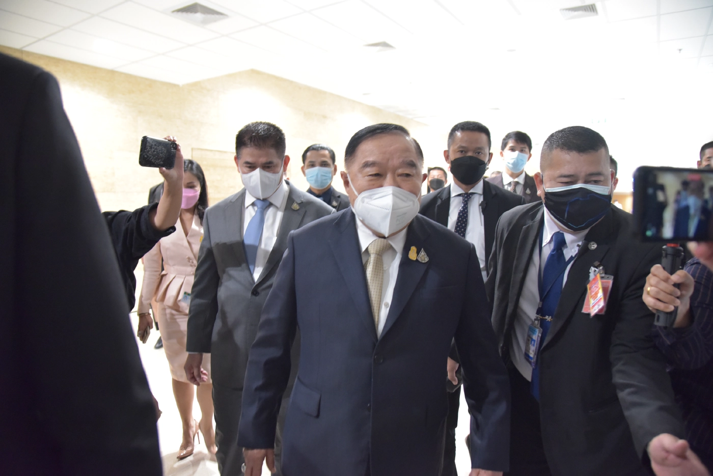 "ณัฐวุฒิ" ย้ำความสัมพันธ์ "3 ป." ปริร้าว 