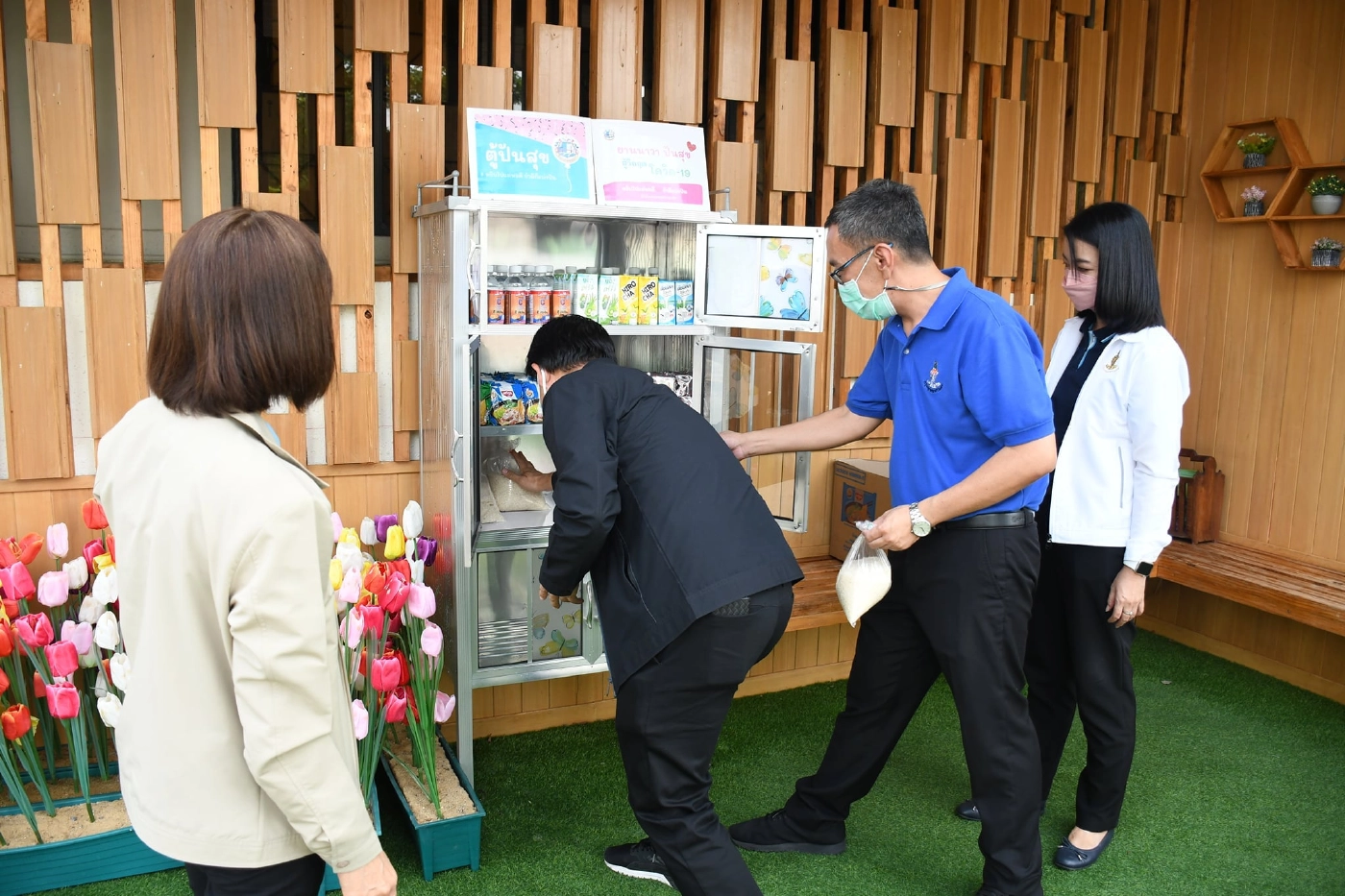 กทม. มอบกำลังใจ ผ่าน "ตู้ปันสุข" ทั่วกรุง
