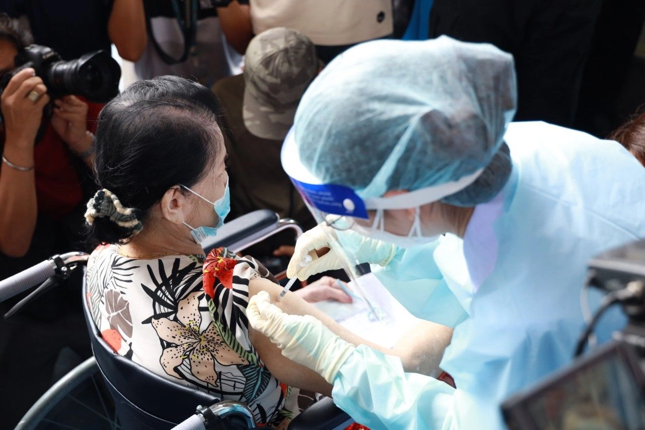 เริ่มแล้ว!! กทม.นำรถฉีดวัคซีนถึงบ้าน เน้นสร้างภูมิคุ้มกันหมู่กลุ่มเสี่ยง