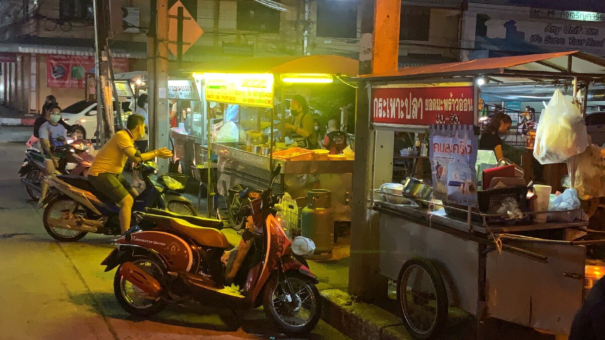 ตลาดโต้รุ่งเมืองศรีสะเกษกลับมาคึกคัก หลังปลดล็อก