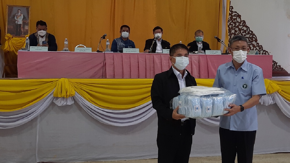 สว.ลงพื้นที่"แพร่"มอบอุปกรณ์ป้องกันโควิด-19