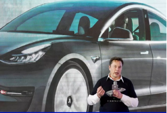 เตียงหักแน่นอนแล้ว! "อีลอน มัสก์" แยกทาง ไกรมส์ นักร้องดัง หลังอยู่กัน 3 ปี