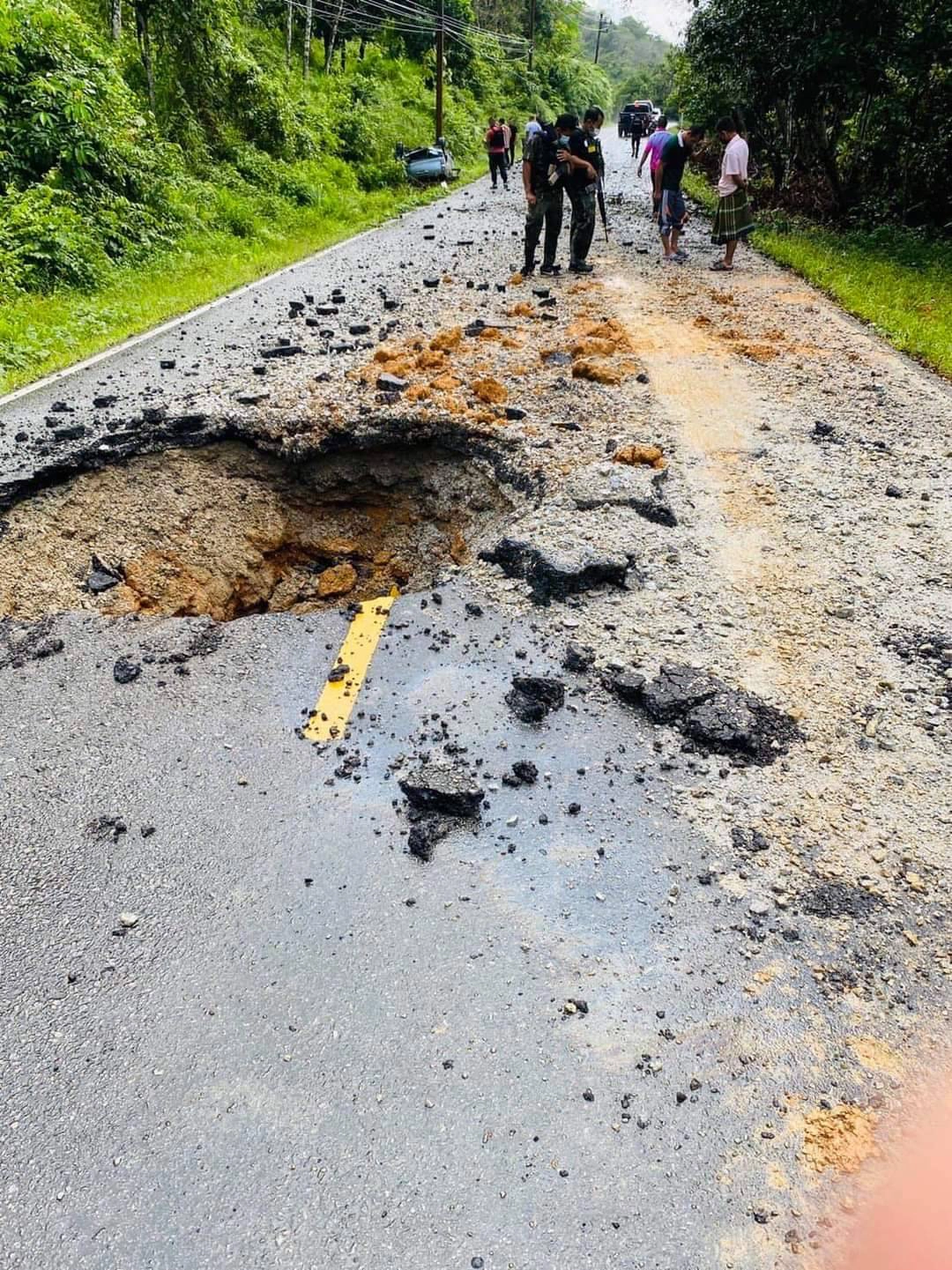 ด่วน! คนร้ายลอบวางระเบิดตำรวจ สภ.จะแนะ เสียชีวิต 2 บาดเจ็บ 4