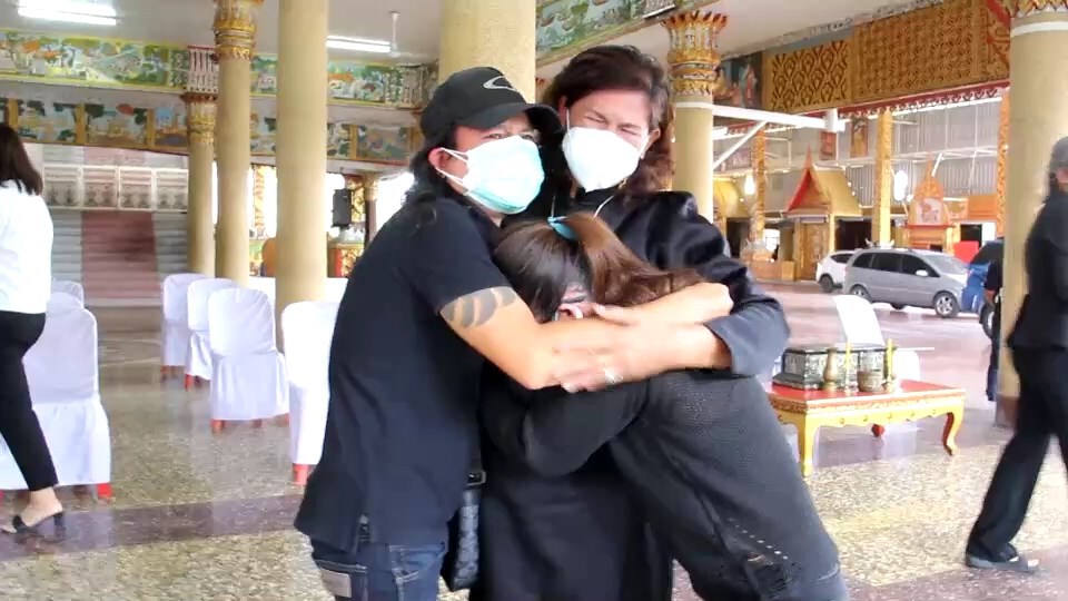 ศิลปินในวงการ มาร่วมไว้อาลัยส่งดวงวิญญาณ "ธันวา ราศีธนู" เป็นครั้งสุดท้าย