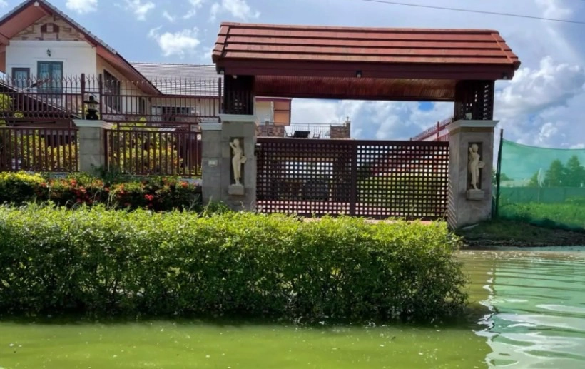 “เมย์ บัณฑิตา”เผยภาพลุยน้ำท่วม จ. ชัยภูมิ ห่วงพ่อและยายที่ป่วยติดเตียง