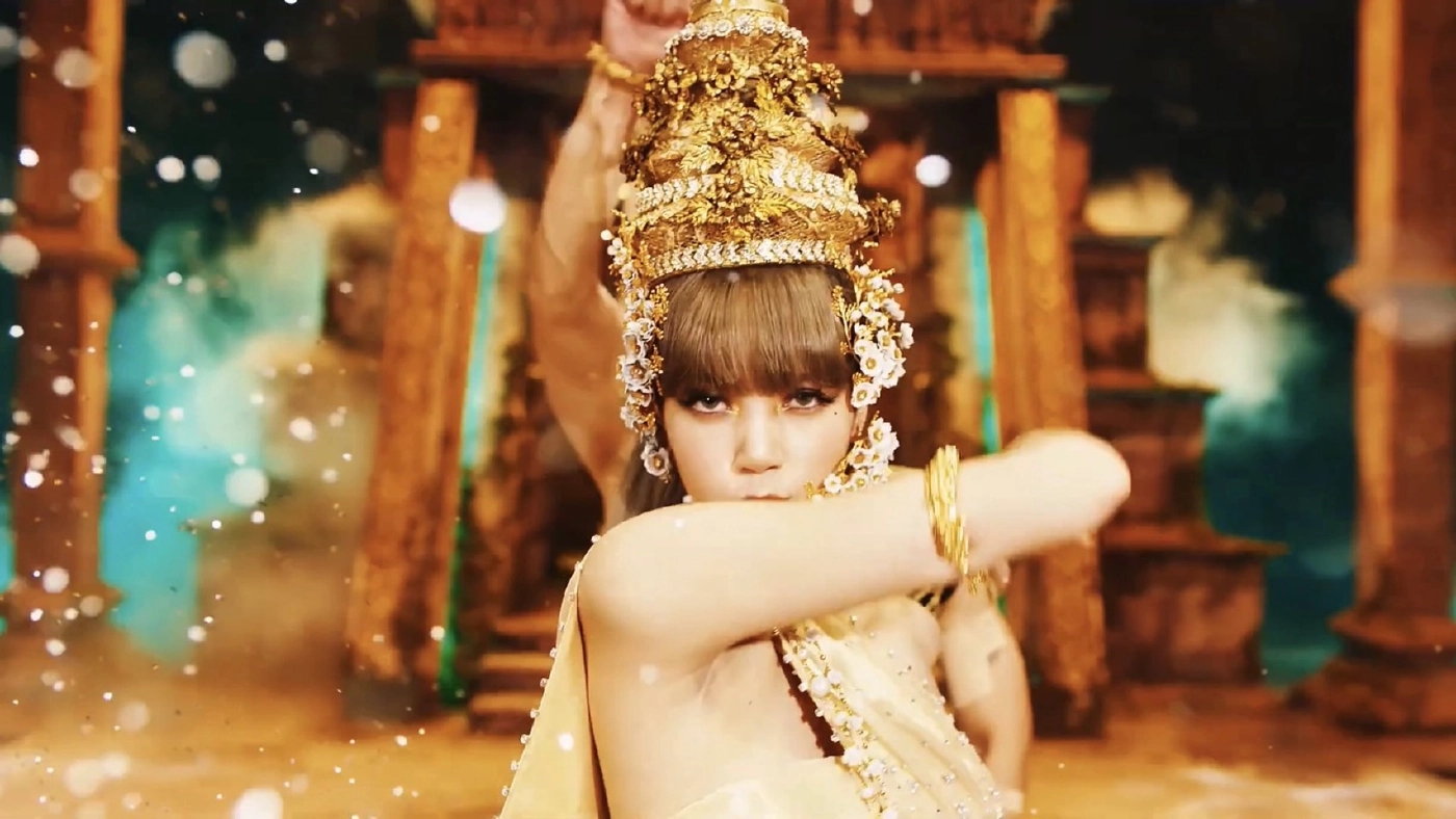 “แต้ว ณฐพร” โชว์สเต็ปโคฟเวอร์ LALISA “นัท นิสามณี” จัดเต็มชุดไทยสุดอลัง