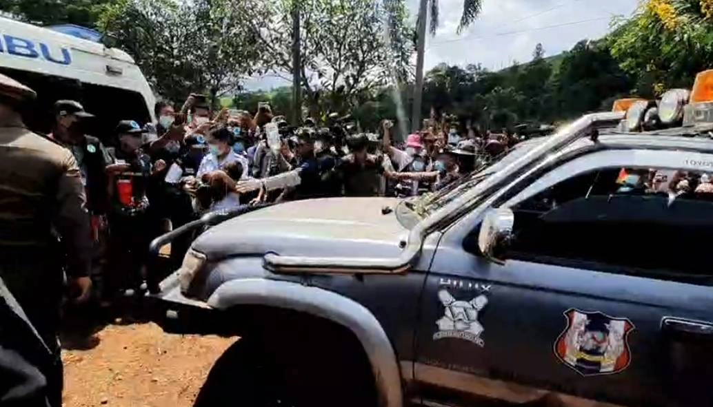 เปิดภาพเจอตัว"น้องจีน่า"ชาวบ้าน-ทีมค้นหาโห่ร้องดีใจ