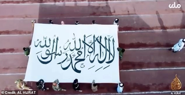 ตาลีบันสวนสนามฉลองชัยชนะเหนือตะวันตก