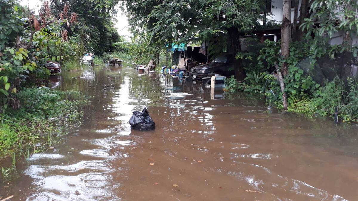 รับพายุเตี้ยนหมู่ชัยภูมิฝนตกหนักน้ำล้นสันเขื่อนท่วมหลายหมู่บ้าน