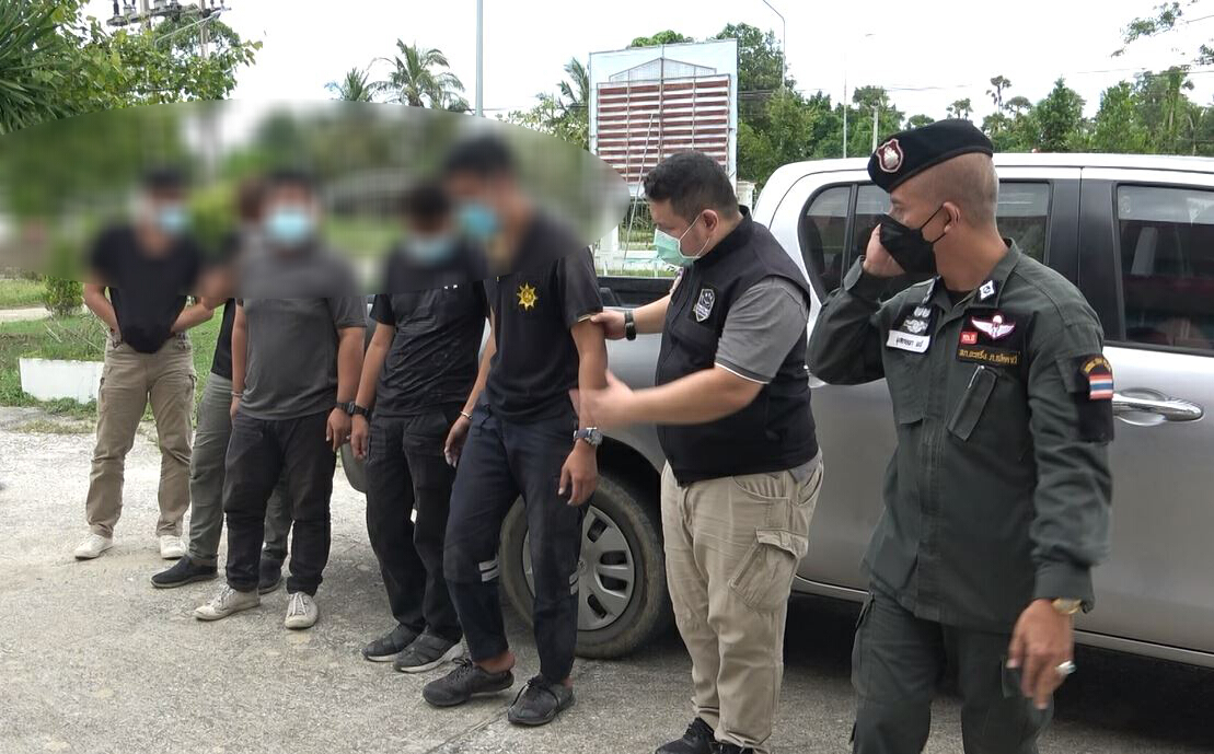 จับ 5 ตำรวจปลอม ตระเวนข่มขู่เหยื่อกรรโชกทรัพย์