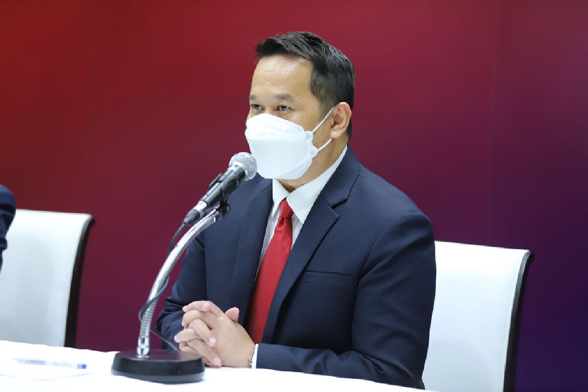 นายอนุสรณ์ เอี่ยมสะอาด รองหัวหน้าพรรคเพื่อไทย