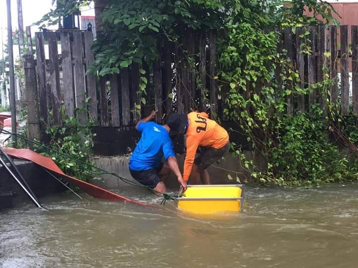 ปภ.ลำปางเร่งระบายน้ำ-ป้องกันน้ำท่วมเขตเทศบาลเมืองล้อมแรด