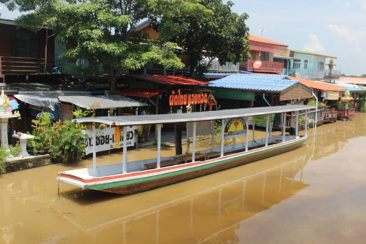 ชาวบ้านเริ่มเก็บของขึ้นชั้น 2 หลังน้ำในแม่น้ำเจ้าพระยาเพิ่มสูงขึ้น