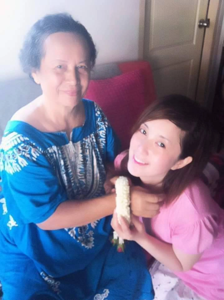 “ต่าย สายธาร”เปิดใจเล่าเรื่องช็อก!!เพิ่งรู้แม่เป็นมะเร็งระยะสุดท้าย