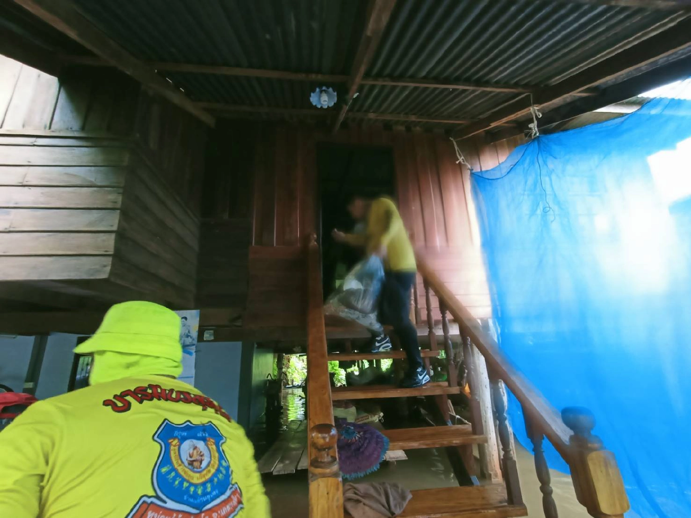 อพยพชาวหนองบัวละครหนีน้ำท่วม จำนวน 30 ครอบครัว