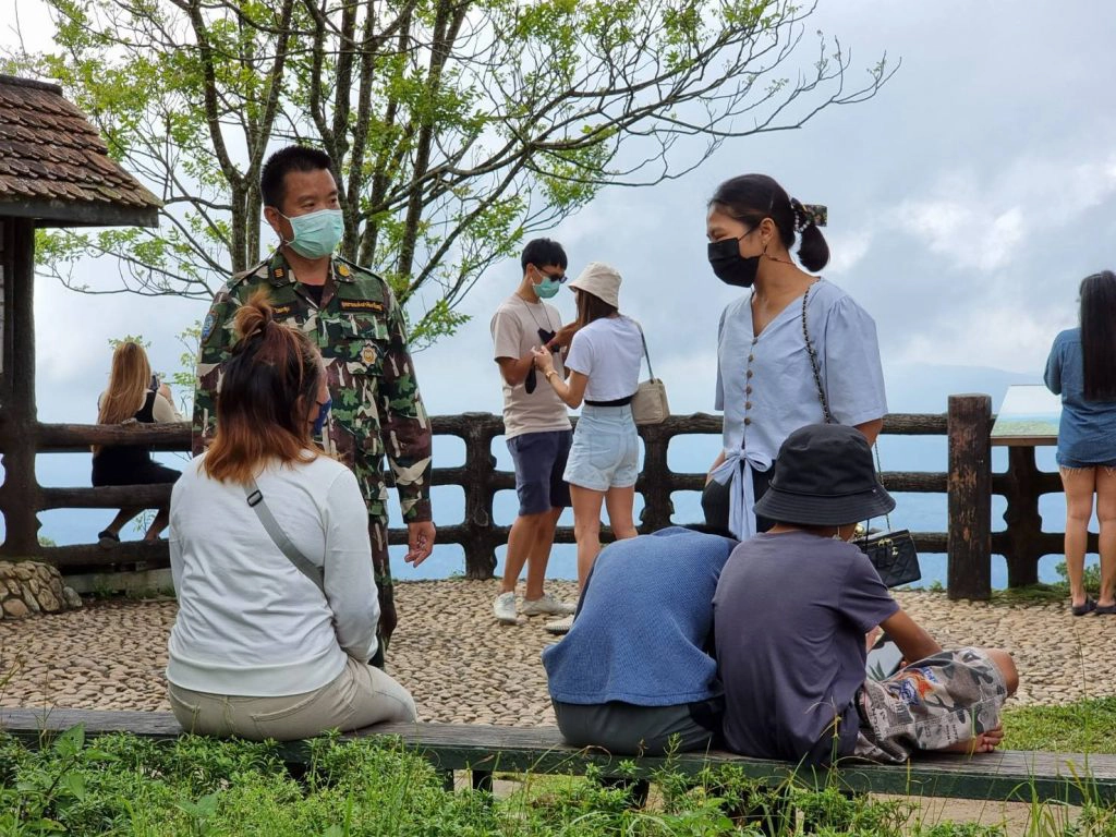 “เขาใหญ่ฟีเวอร์” นักท่องเที่ยวแห่ทะลัก เร่งจัดระเบียบ