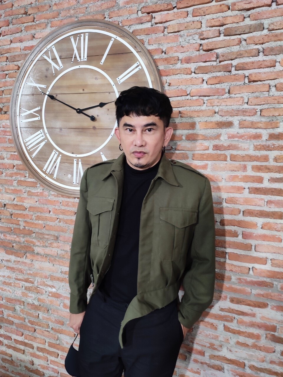 “พชร์ อานนท์”  เปิดใจเคลียร์ดราม่าเกาะกระแสดึง พส. เล่นหอแต๋วแตกฯ