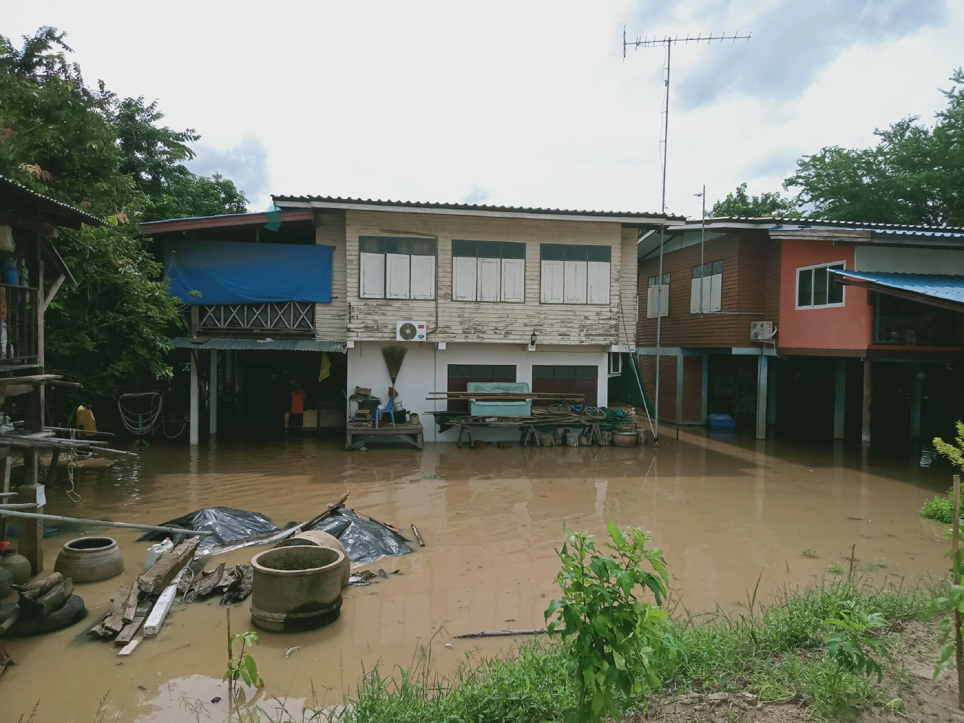 ภาพรวมอุทกภัยจังหวัดสิงห์บุรี รวม 3 อำเภอ 6 ตำบล 20 หมู่บ้าน
