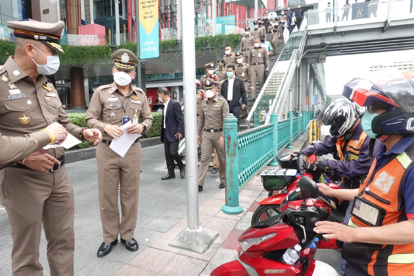 &quot;บิ๊กโจ๊ก&quot; ตรวจเยี่ยมราชประสงค์เซฟตี้โซน