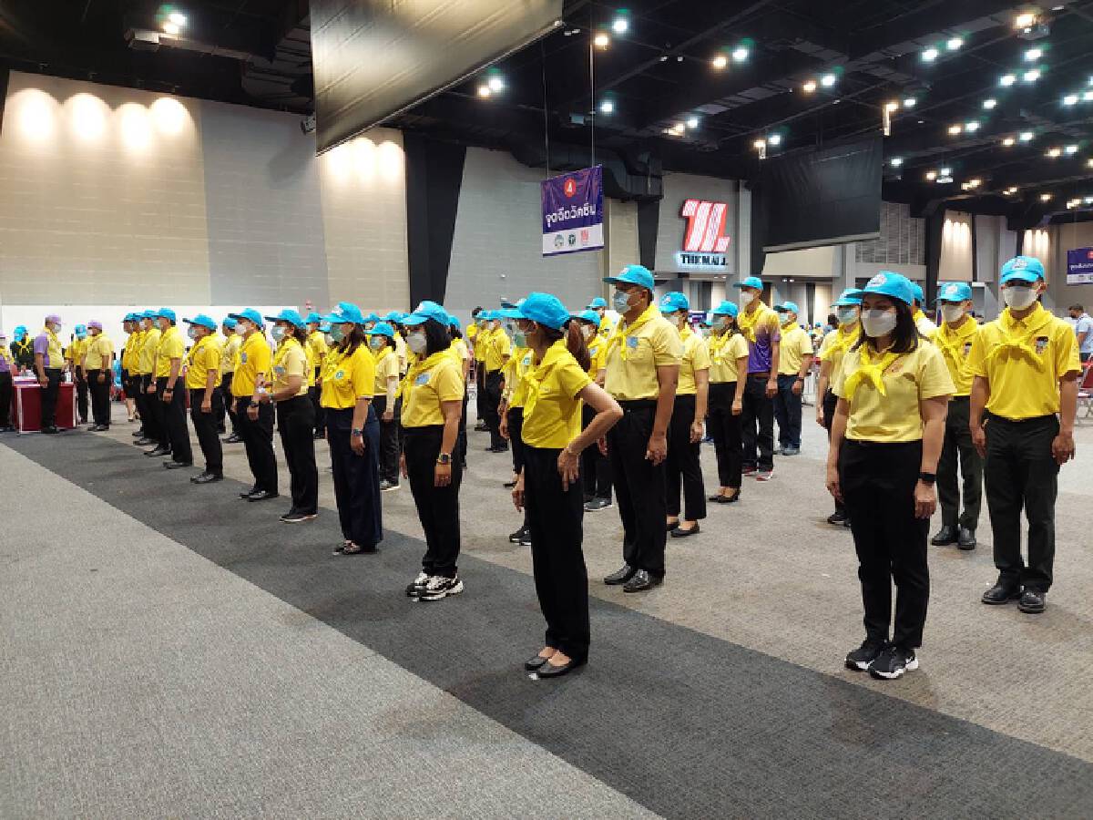 ชาวโคราชแห่ฉีดวัคซีนเข็ม 3 กระตุ้นภูมิคุ้มกันในวันมหิดล