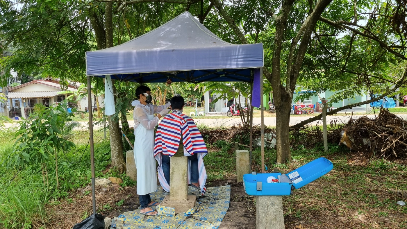 คลายล็อกวันแรก เชิญตัดผมที่ร้านตัดผมคอกแพะ