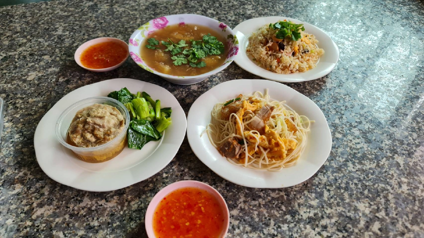 ชิมอาหารเหลา! ในราคาชาวบ้าน ที่ ส.เลิศรส 