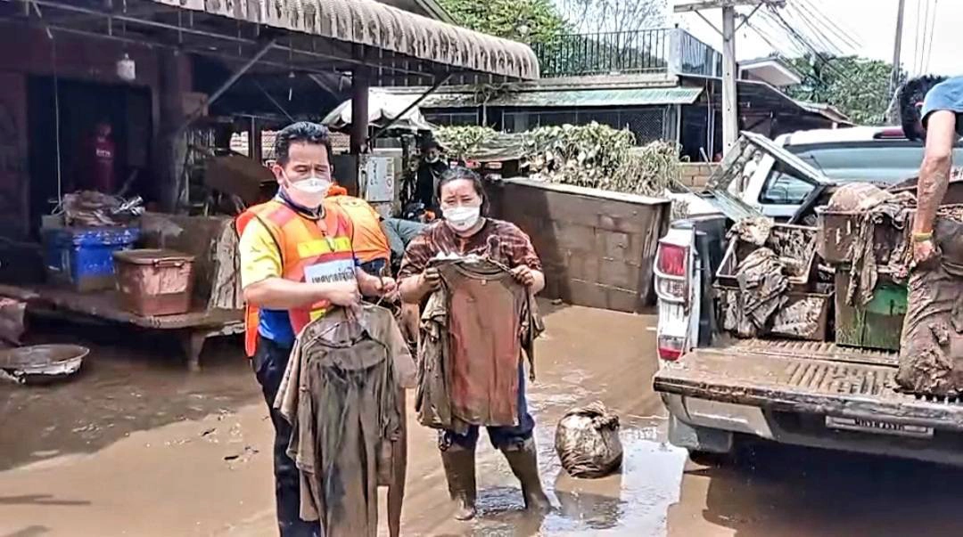 "อุ้มผาง"กลายเป็นทะเลโคลน "ขาดแคลนอาหาร-เครื่องดื่ม"