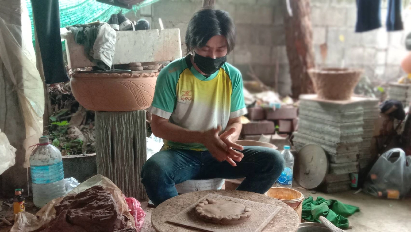 ยอดพุ่ง ! เครื่องปั้นดินเผาด่านเกวียนขายดีช่วงโควิดระบาด