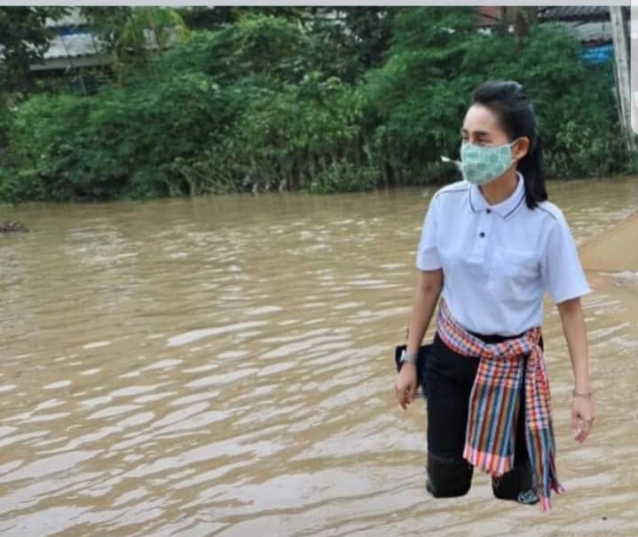 โซเชียลขยี้เละภาพตัดต่อ "รมช.ศธ." ตรวจน้ำท่วมทิพย์ 