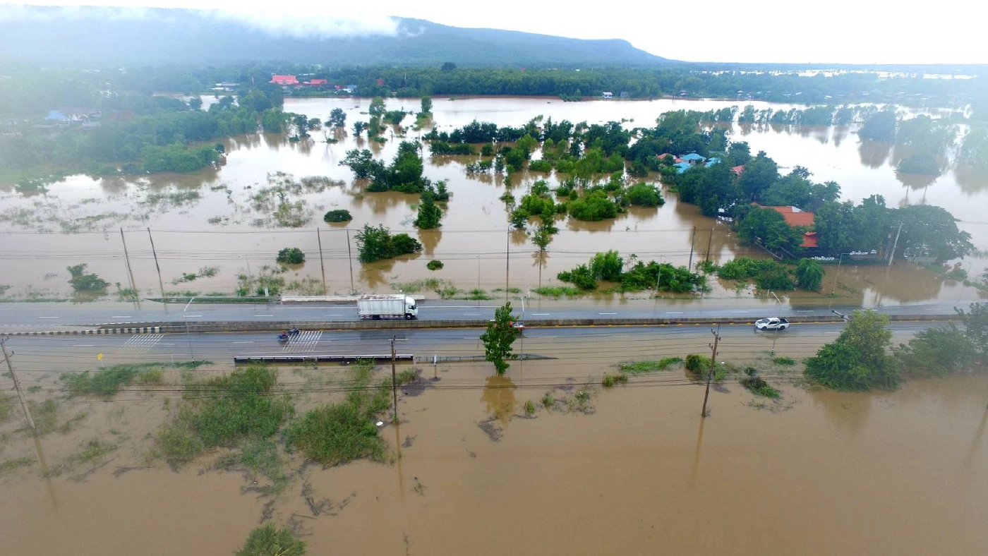“วังทอง”อ่วมน้ำท่วมหลายตำบล-เร่งวางกระสอบทรายริมน้ำ