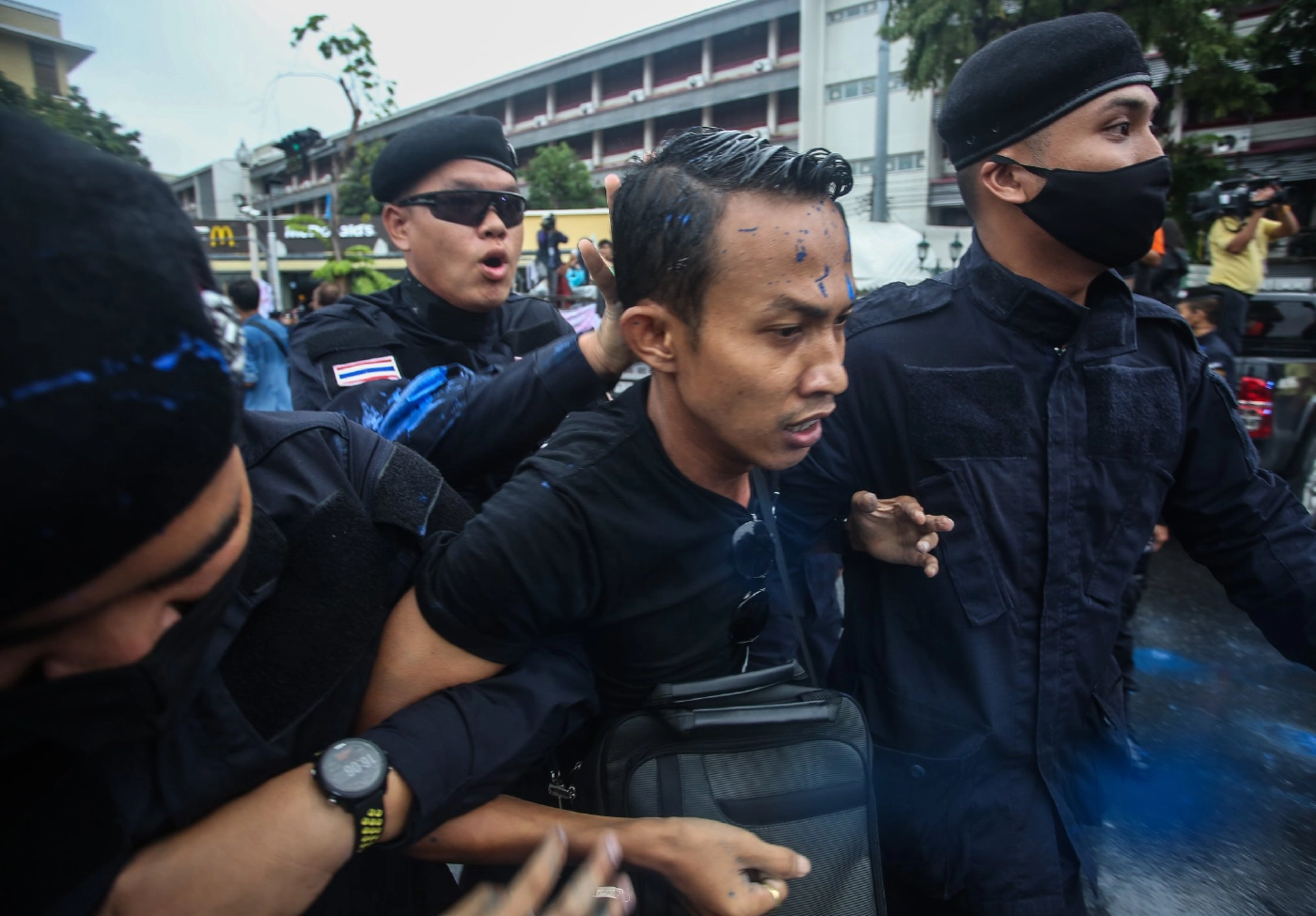 “แอมมี่ เดอะบอตทอมบลูส์ ” โดนอีก อัยการยื่นฟ้องคดีม๊อบ 13 ต.ค. มีการทำร้าย คฝ.