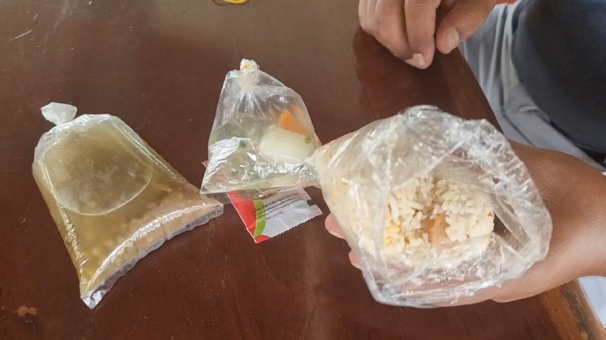 แฉยับ!! ข้าวผัดวิญญาณหมูและไข่ต้ม อาหารผู้ป่วยโควิดชุมชนทุ่งตะโก