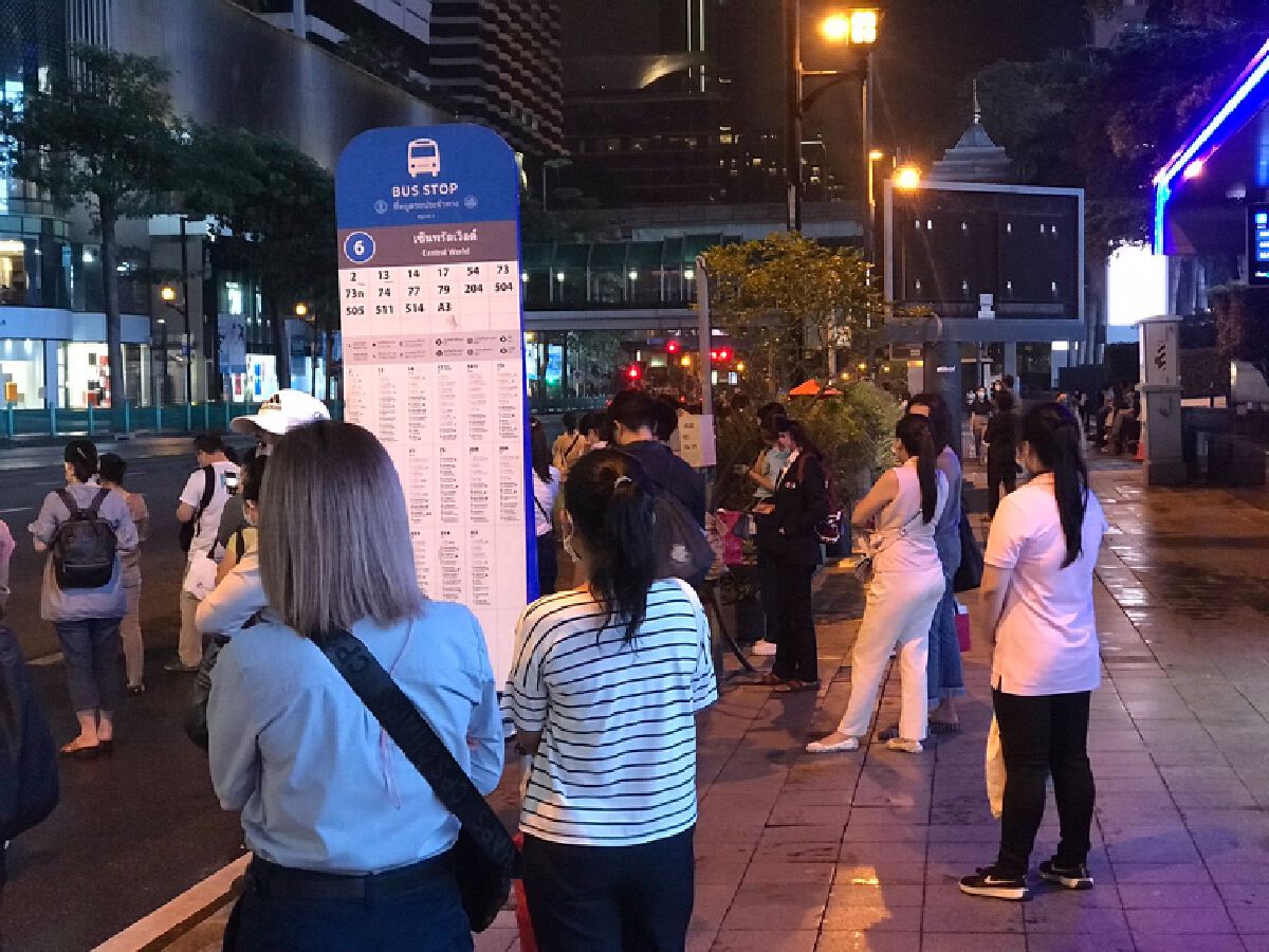 บรรยากาศการกลับบ้านของพนักงานหลังคลายล็อก