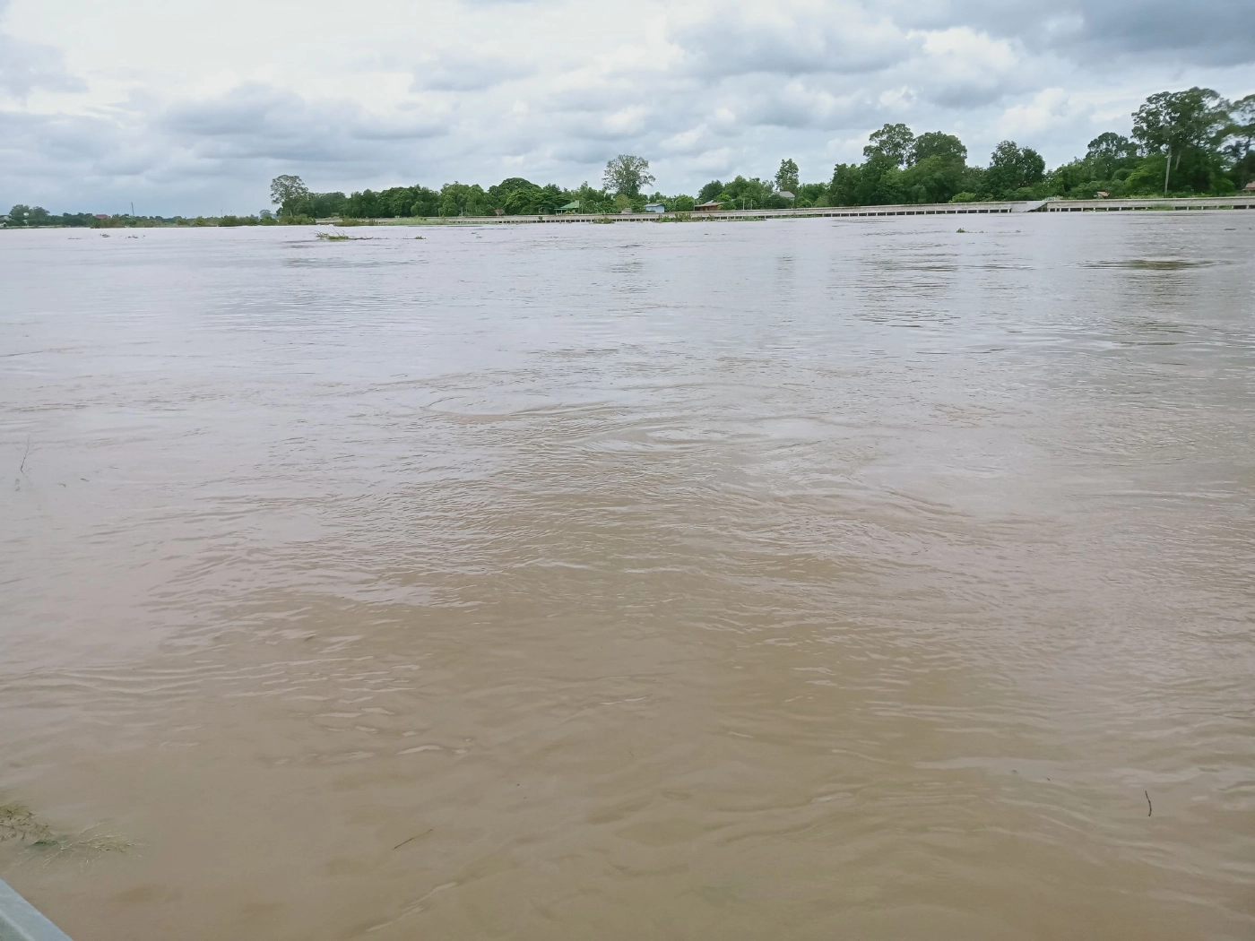 ภาพรวมอุทกภัยจังหวัดสิงห์บุรี รวม 3 อำเภอ 6 ตำบล 20 หมู่บ้าน