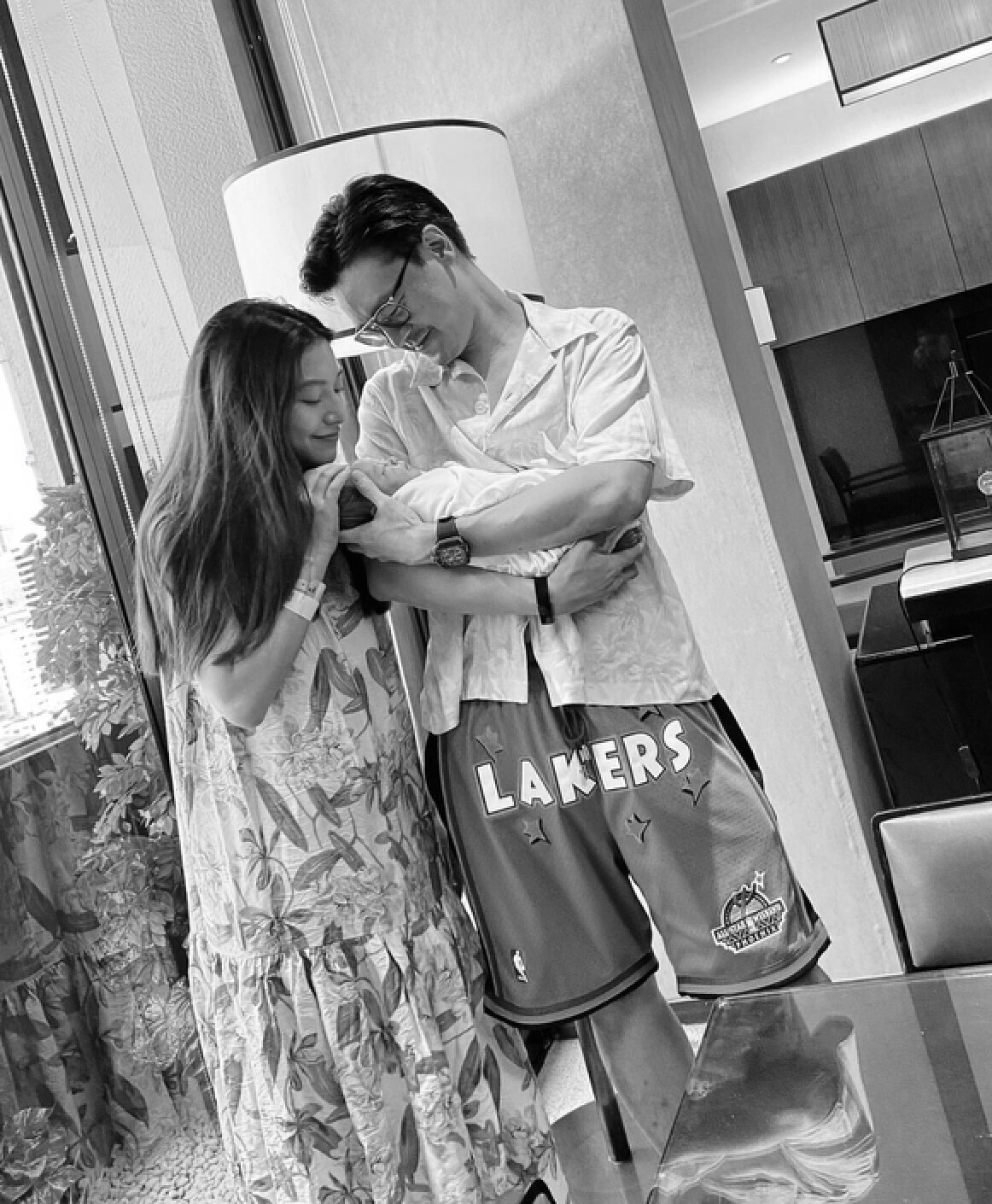 มิว นิษฐา คลอดลูกแล้ว พร้อมเผยภาพน้อง "มาริน" สุดน่าเอ็นดู