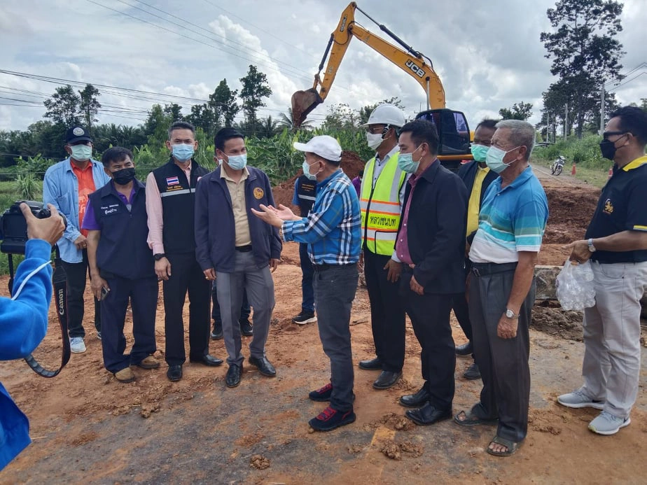 ทางหลวงชนบทเร่งซ่อมถนนทรุดหลังมีผู้เคราะห์ร้ายบาดเจ็บ 2 ราย