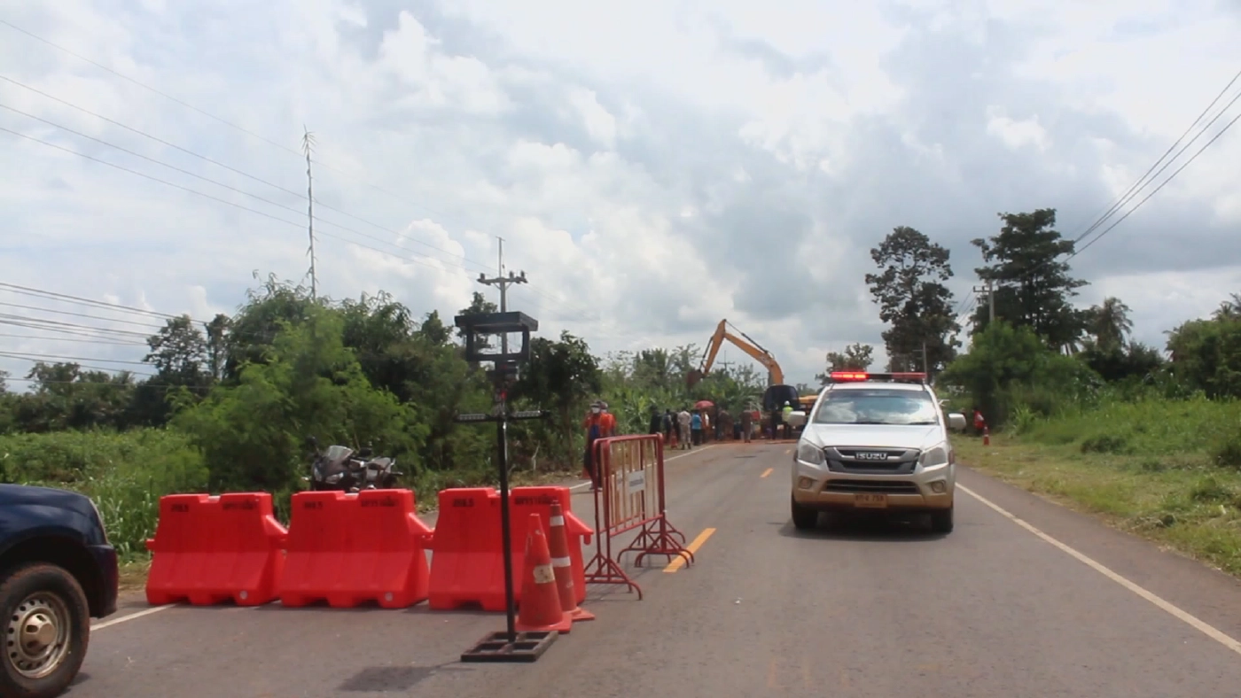 ทางหลวงชนบทเร่งซ่อมถนนทรุดหลังมีผู้เคราะห์ร้ายบาดเจ็บ 2 ราย