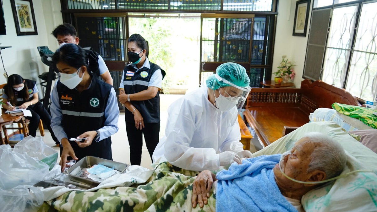 คณะพยาบาลศาสตร์ ราชวิทยาลัยจุฬาภรณ์ ฉีดวัคซีนตัวเลือก "ซิโนฟาร์ม" เข็มที่ 2