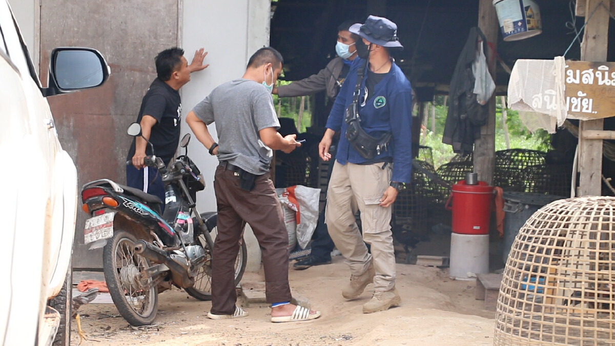 เร่งตามจับตัวนายหนึ่งนักโทษหลบหนีผู้ใหญ่บ้านวอนออกมามอบอย่าหนี