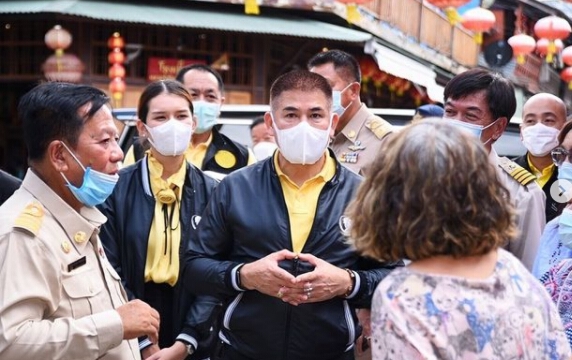ยังแฮปปี้ !  “ธรรมนัส” ”พาลูก-เมีย ช้อปปิ้ง หลังถูกปลดพ้น รมช.เกษตรฯ