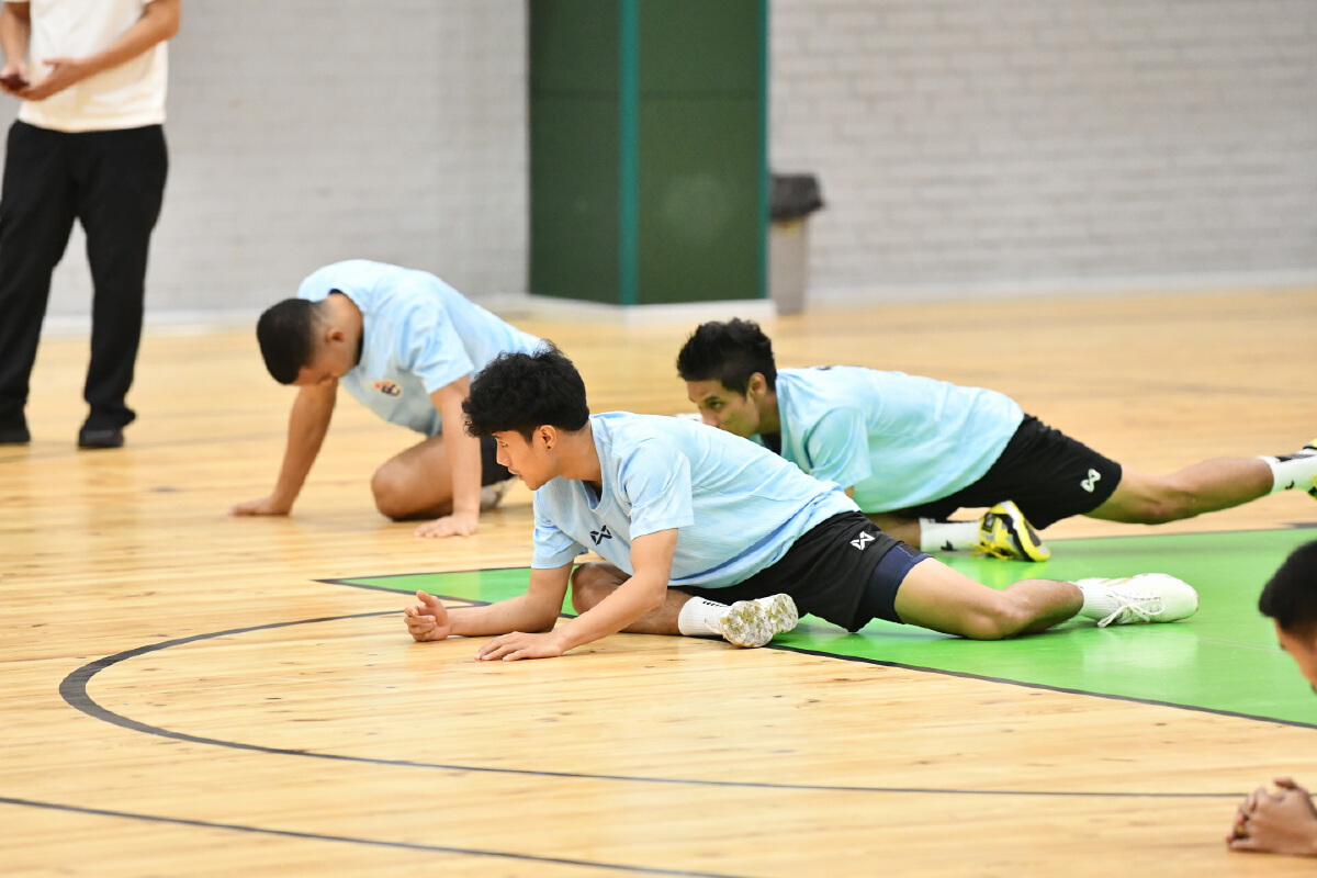 “โต๊ะเล็กช้างศึก” ลงซ้อมมื้อแรกหลังถึงลิทัวเนีย
