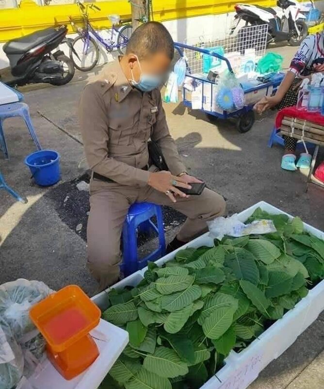 ผกก.บางพลัด แจงภาพ ตร.ขายใบกระท่อม ยืนยันแค่ไปตรวจ