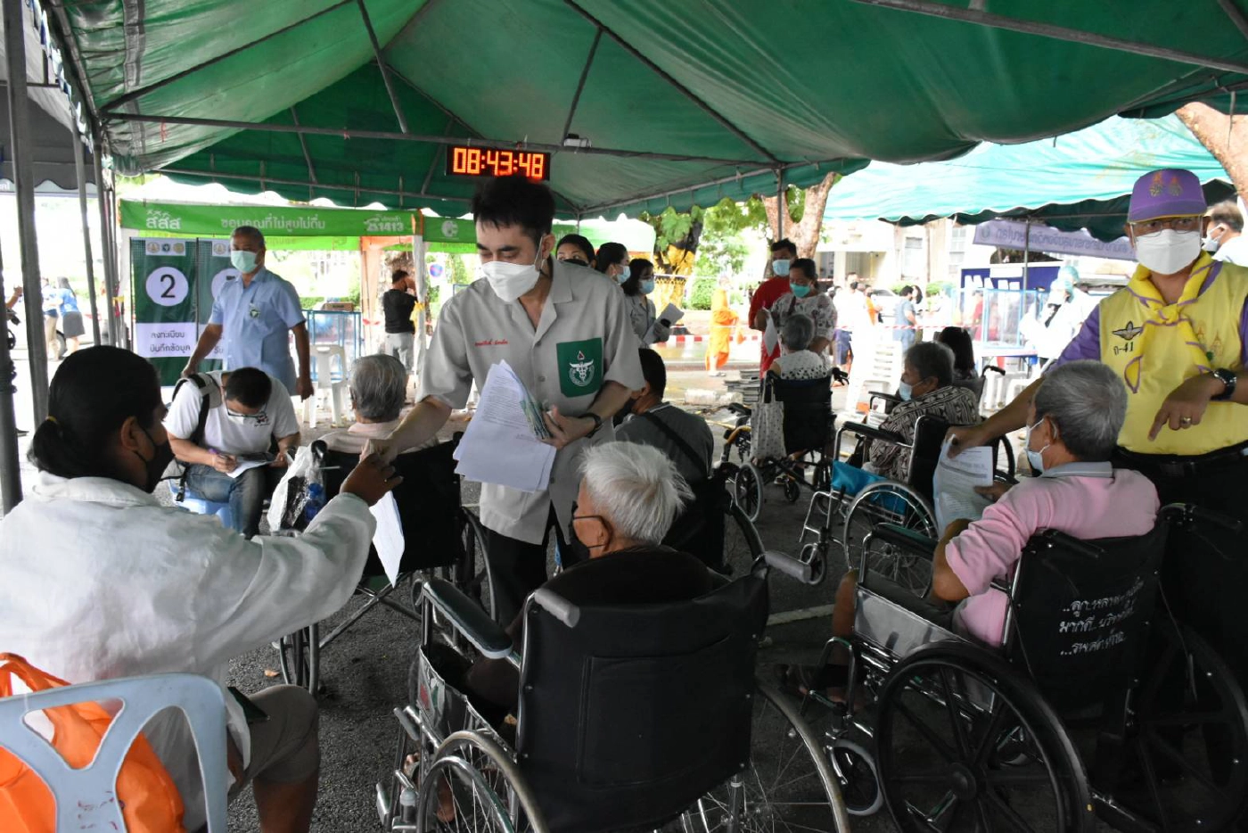 ฉีดวัคซีนพระราชทาน"ซิโนฟาร์ม"ให้ชาวพิษณุโลก