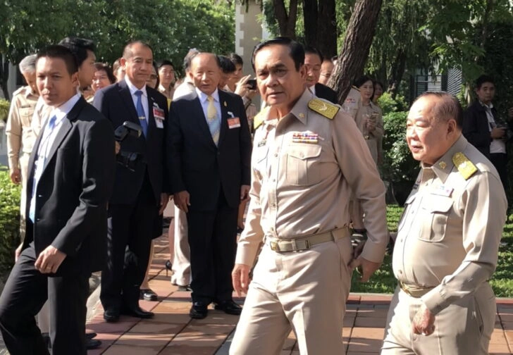 "ณัฐวุฒิ" ย้ำความสัมพันธ์ "3 ป." ปริร้าว 