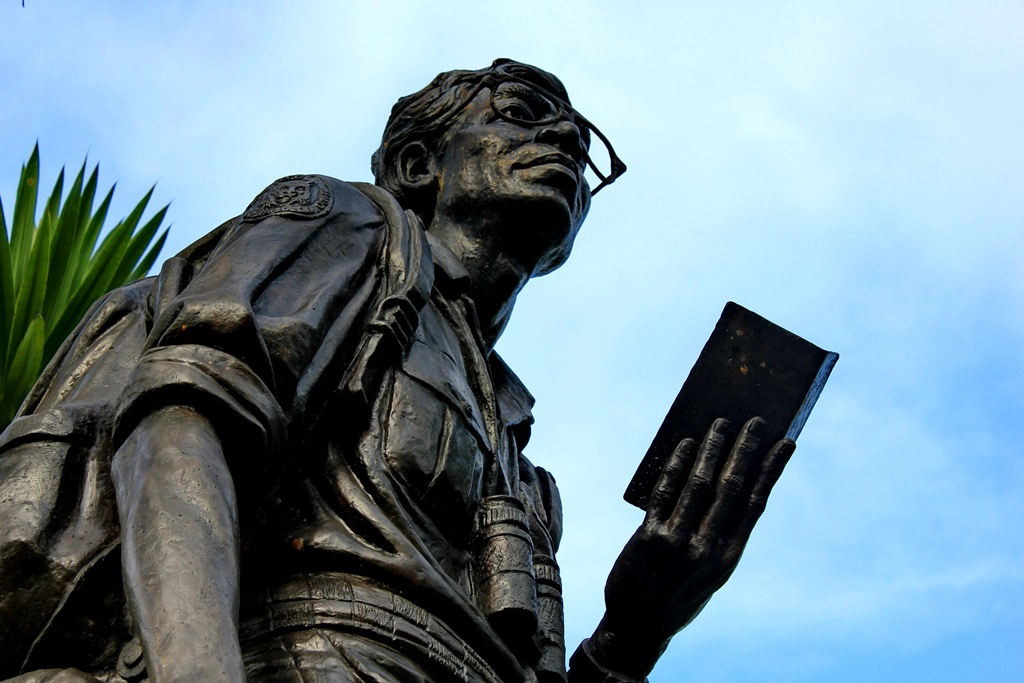 รำลึก "สืบ นาคะเสถียร" 31 ปี ตำนานผู้พิทักษ์ผืนป่าห้วยขาแข้ง