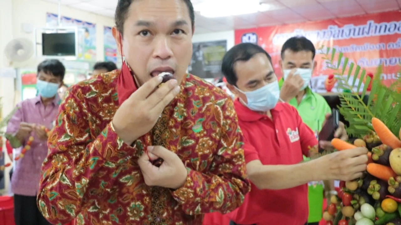 ริบบิ้นผลไม้กินได้ พร้อมจับรางวัลเงินฝากรับปิคอัพป้ายแดง